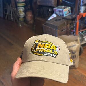 Mitchell & Ness NBA Finals 2001 Tan Hat lakers vs 76ers